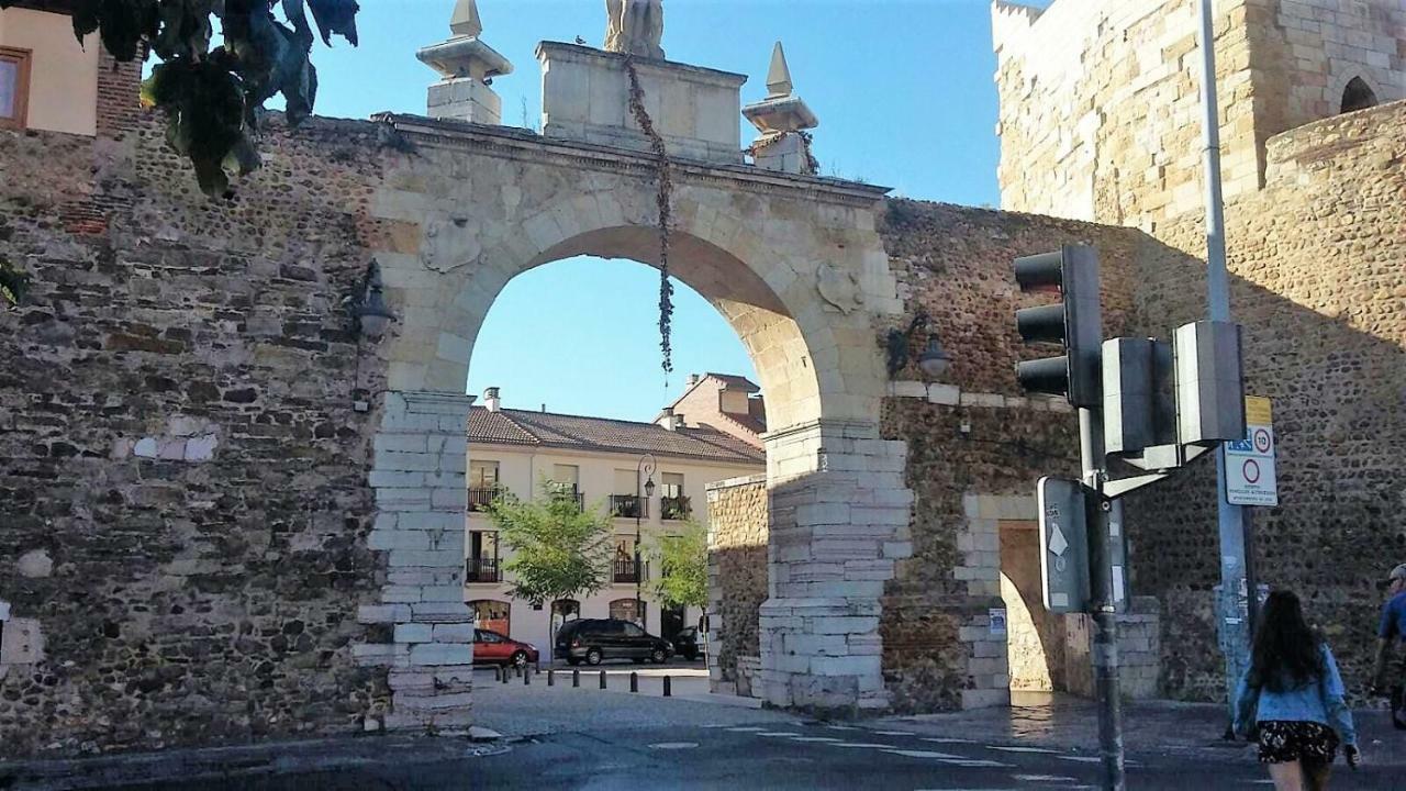 Housingleon - Muralla المظهر الخارجي الصورة